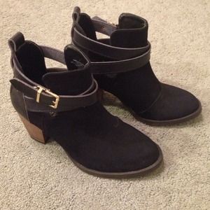 Mossimo black booties