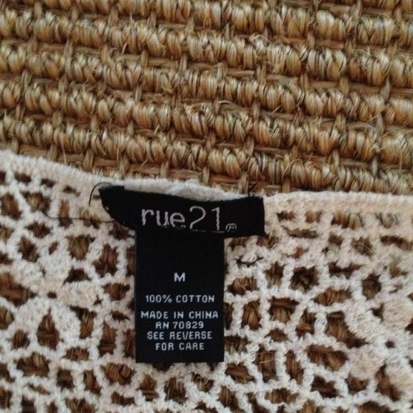 Lace throw - Picture 2 of 3