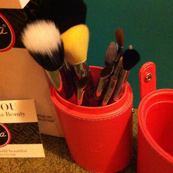 Authentic Sigma Make Me Blush Essential Kit - Picture 2 of 4