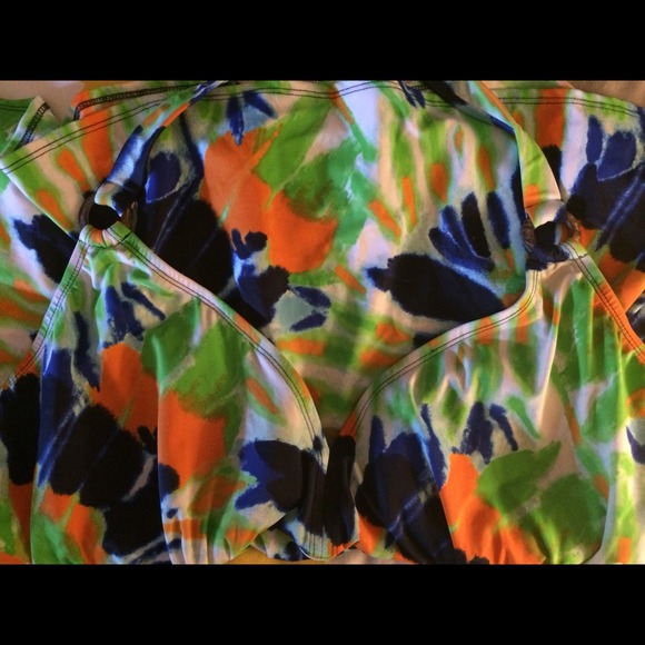 ❌Sold❌Tie-Dye Tankini Halter + Bottoms - Picture 2 of 4