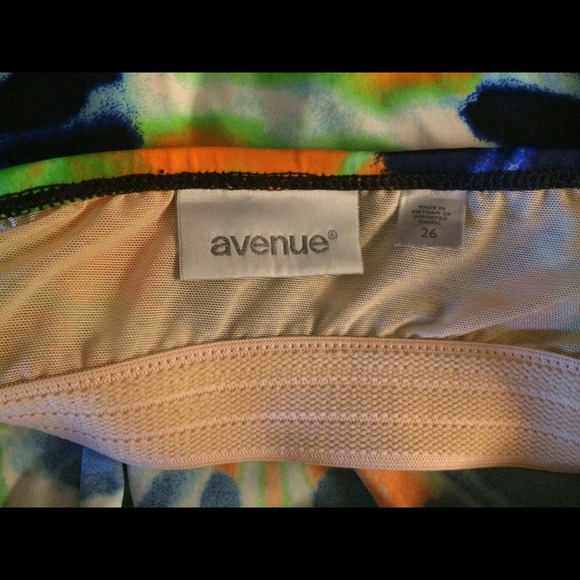 ❌Sold❌Tie-Dye Tankini Halter + Bottoms - Picture 3 of 4