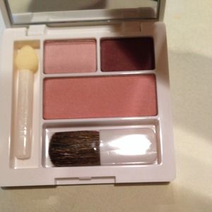 xSOLDX Clinique  Eyeshadow Duo And Blush New