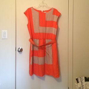 Cute lightweight abstract dress size 12