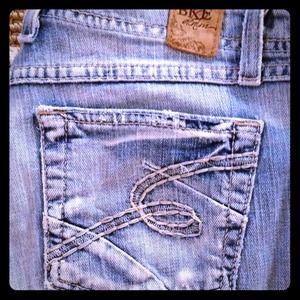 The BUCKLE jeans