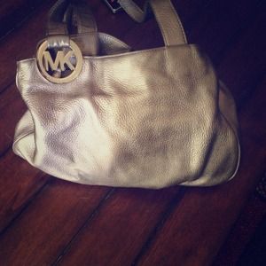 Gorgeous metallic Michael kors bag!