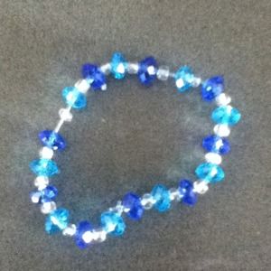Light and dark blue crystal bracelet