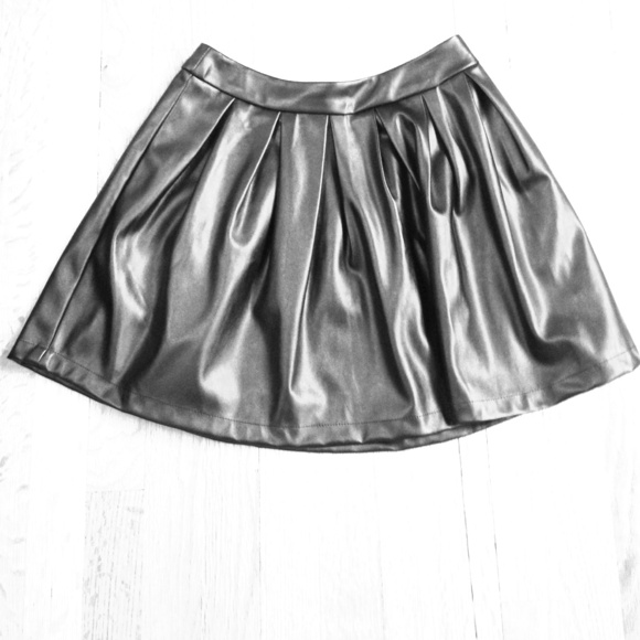 Black Vegan skater skirt