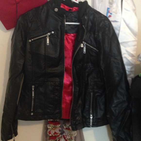Leather jacket - Picture 2 of 4