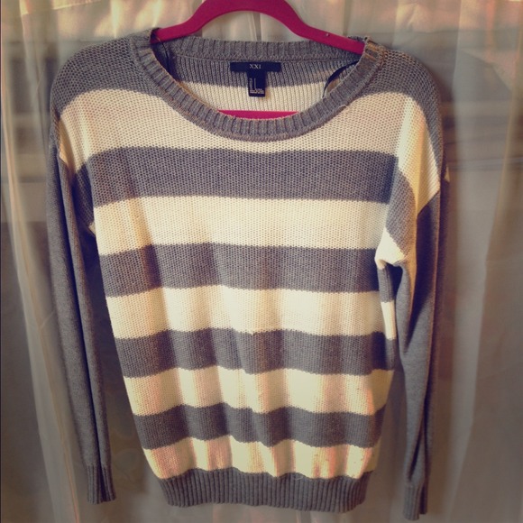 Sriped sweater
