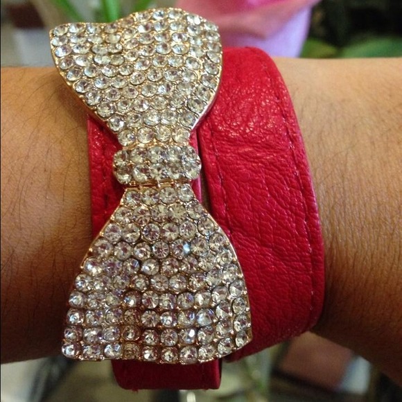 Bow Bracelet