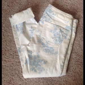American eagle floral skinnies