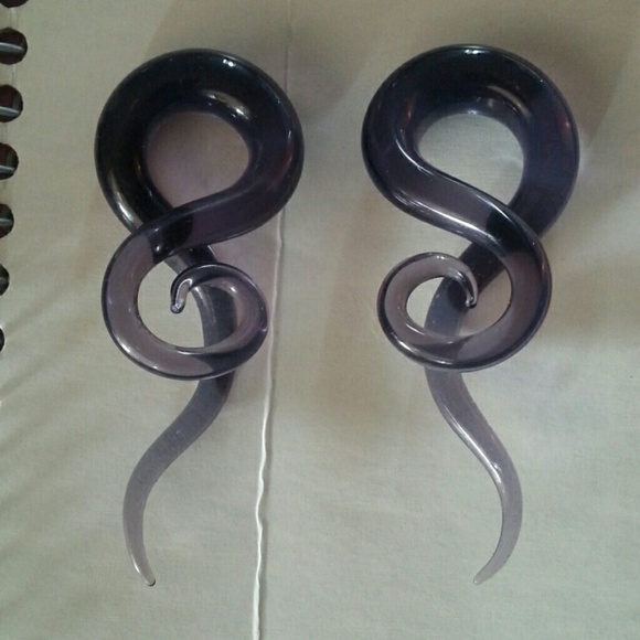 Amethyst glass gauges