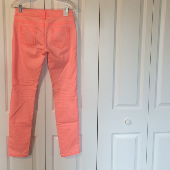 Coral skinny jegging jeans