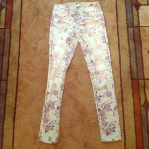 Pretty floral jeans from AE, skinny fit
