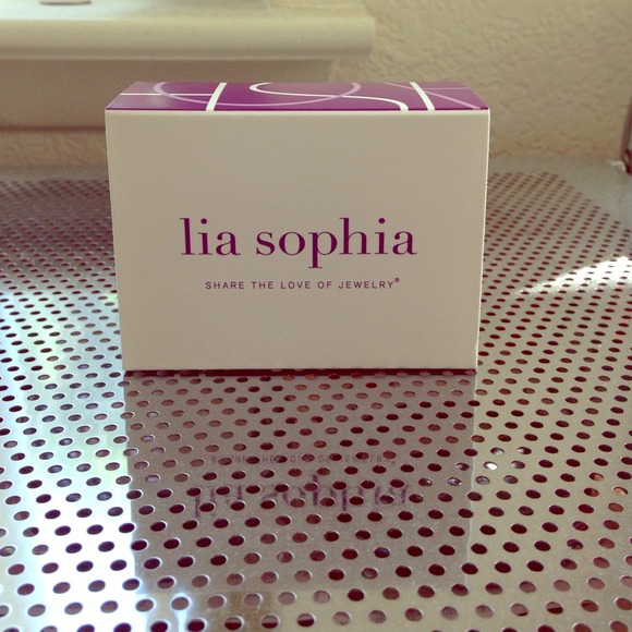 Lia Sophia Stud Earrings
