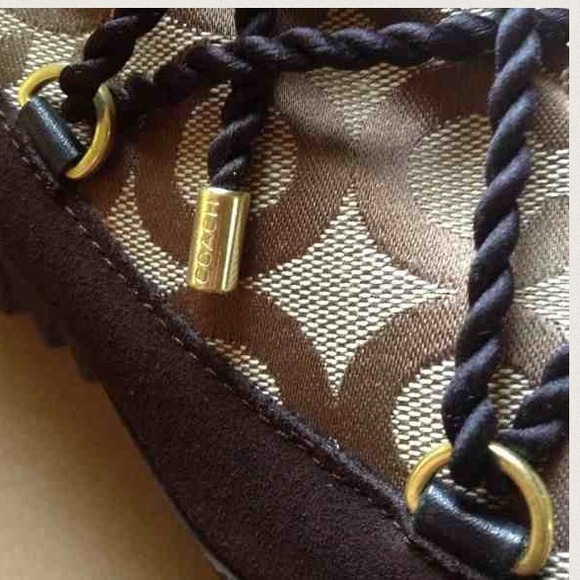 👢Coach Cute Boots.👢 - Picture 4 of 4