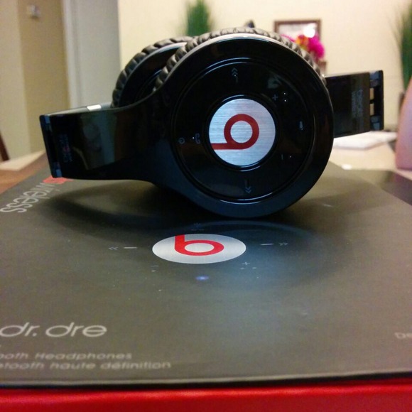dr dre Accessories - ❤️ SOLD ❤️ Beats by dr dre