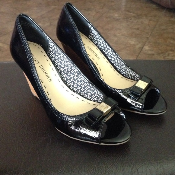 Audrey Brooke Wedges