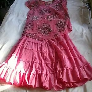 A light shirt + skirt pink. Shirt L/skirt L