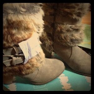 BRAND NEW GoJane Fur Boots