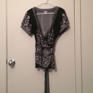 Cute tie back shirt size XL