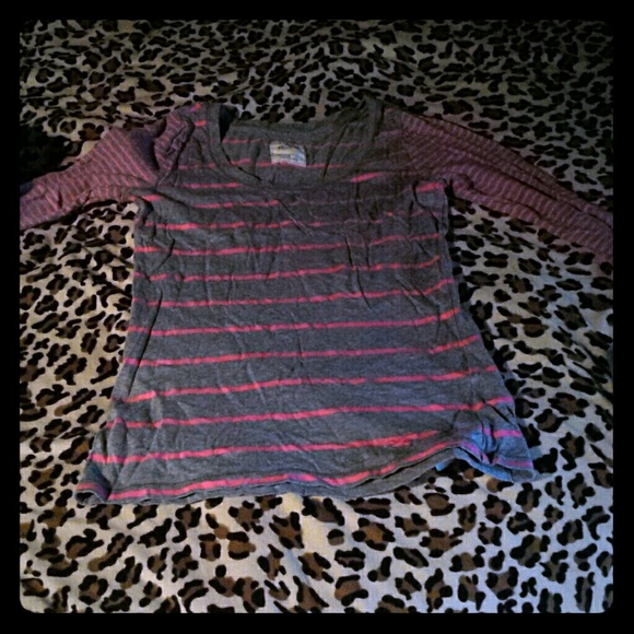 Hollister 3 quarter length shirt