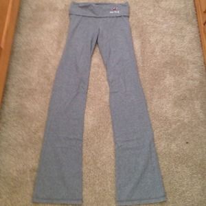 Grey hollister boot yogas