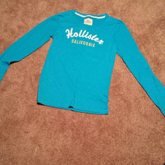 Long sleeve Hollister top.