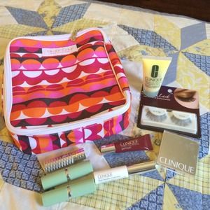 SOLD @ecarleton Clinique Make-up & case