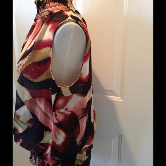 Multi color Sleeveless Ruffle Neck Blouse - Picture 2 of 4