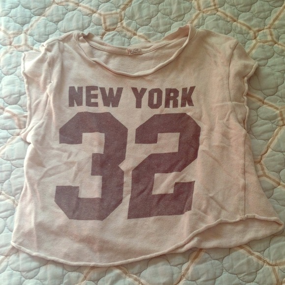 White cropped tee with "New York 32"