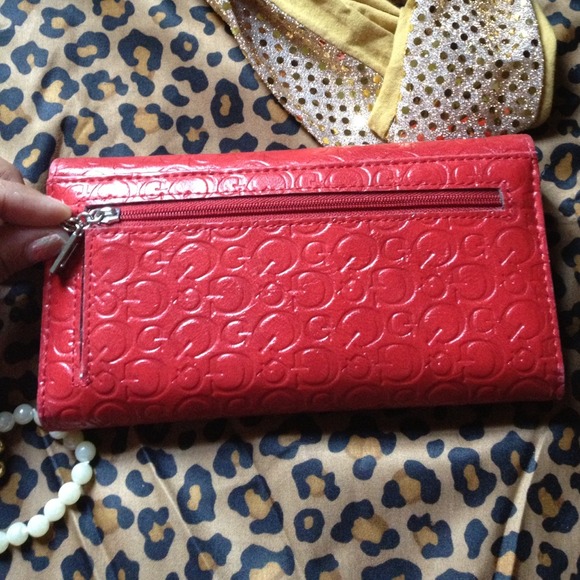 😍Guess check book Wallet in excellent👌conditions - Picture 2 of 4