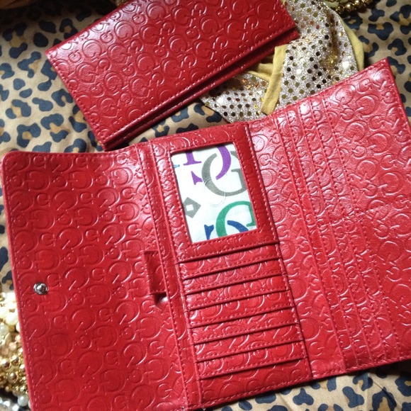 😍Guess check book Wallet in excellent👌conditions - Picture 3 of 4