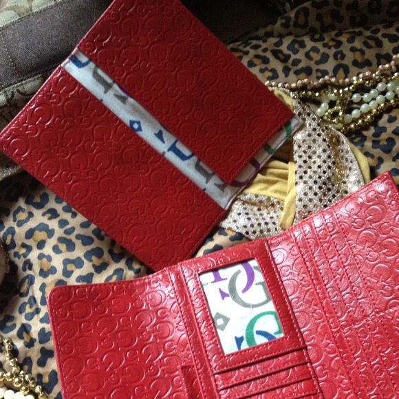 😍Guess check book Wallet in excellent👌conditions - Picture 4 of 4