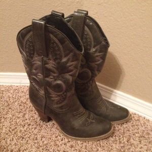 Volatile Women's Denver Boots in Grey