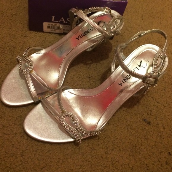 Shoes - Picture 1 of 3