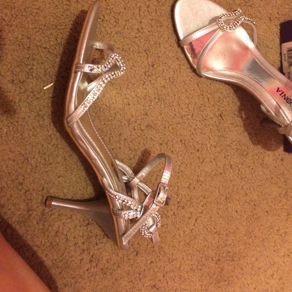 Shoes - Picture 2 of 3