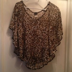 Cheetah loose cute top.