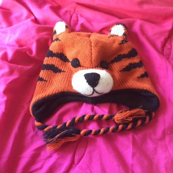 Tiger hat