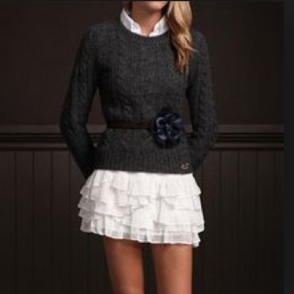 🚫SOLD🚫Hollister white ruffled skirt