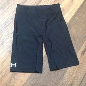 Under armour mid length shorts