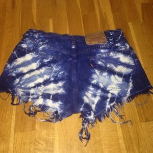 Levi high waisted shorts