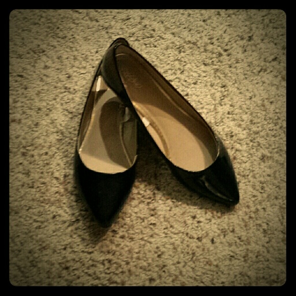 Patent leather flats
