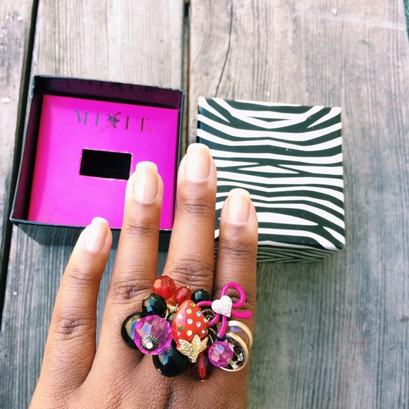 Over sized Mix-It ring.
