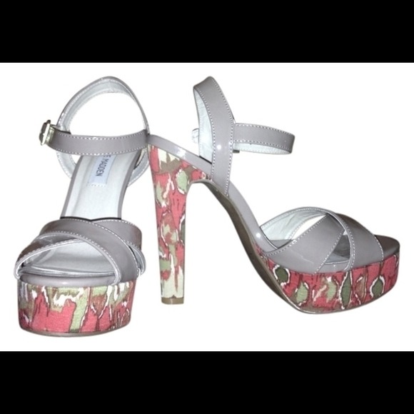 💥 S O L D 💥 Steve Madden Roxann Chunky Sandals