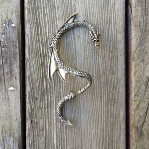 Silver Dragon Ear-wrap.🐉