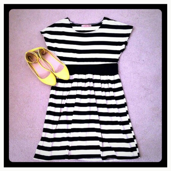 Striped Black/Ivory Day dress