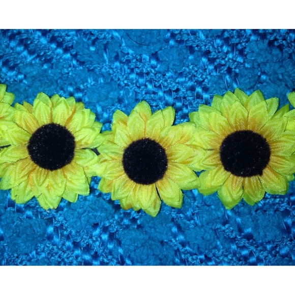 Mini Sunflower Halo - Picture 2 of 3