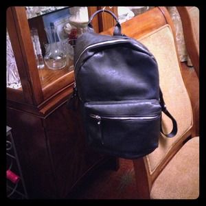 Leather backpack-black