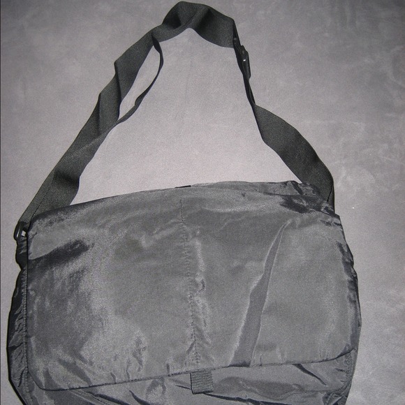 Esprit messenger bag - Picture 2 of 2